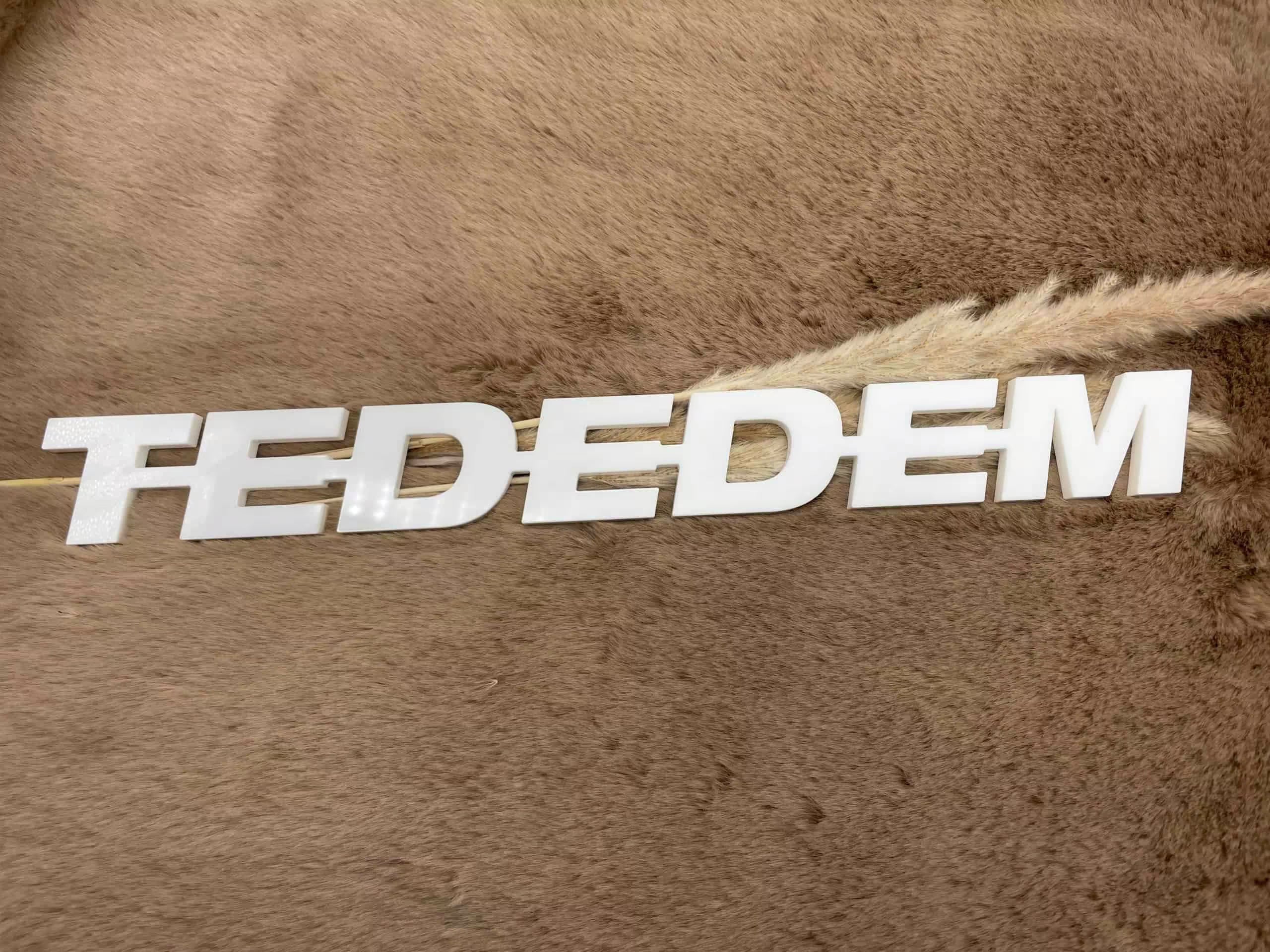 TEDEDEM Logo - Plexiglas Wit - 8mm