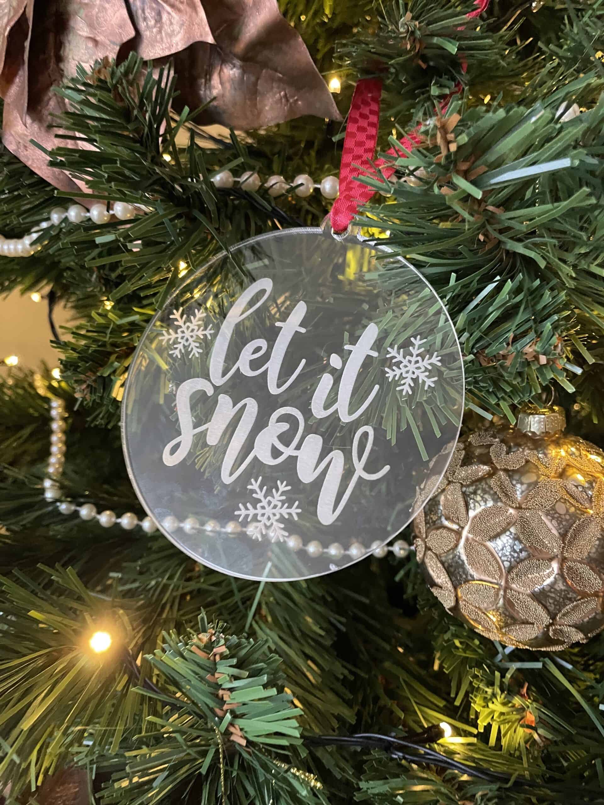 "Let it snow" Plexiglas Weihnachtskugel 10cm