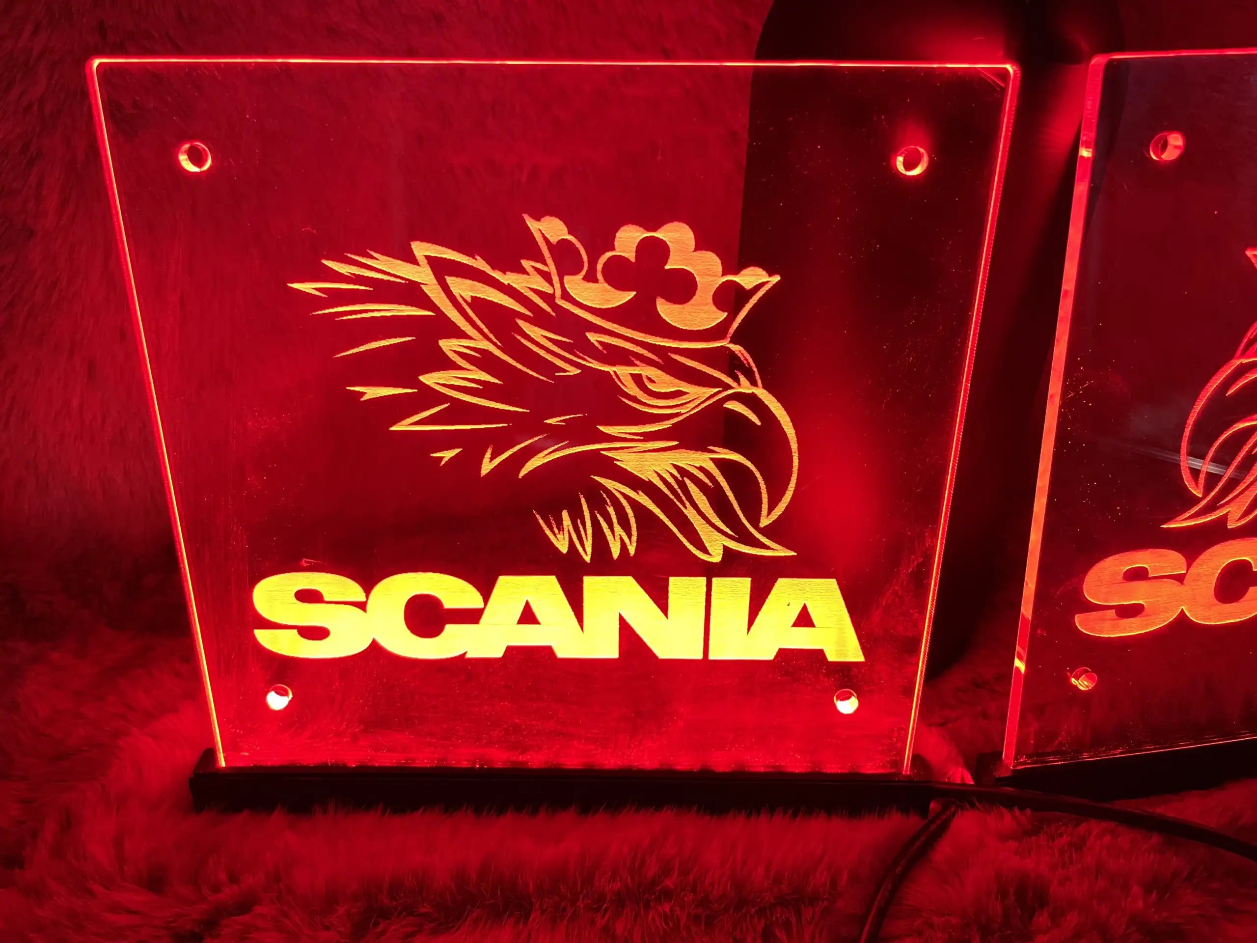 Scania Griffin Logo LED-Tablett-Set – 15 x 15 cm